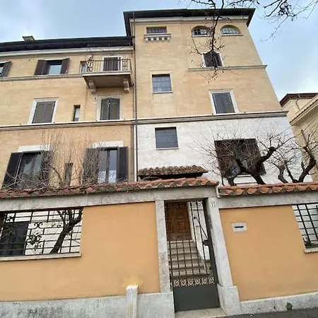Under Trastevere Stars
