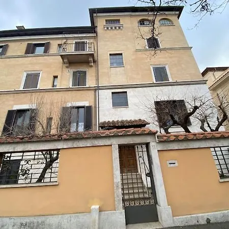 Under Trastevere Stars